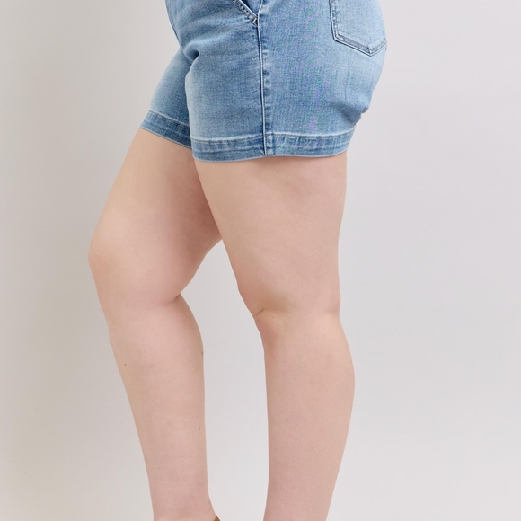 Judy Blue Plus Size High Rise Denim Shorts - Picture 2 of 4